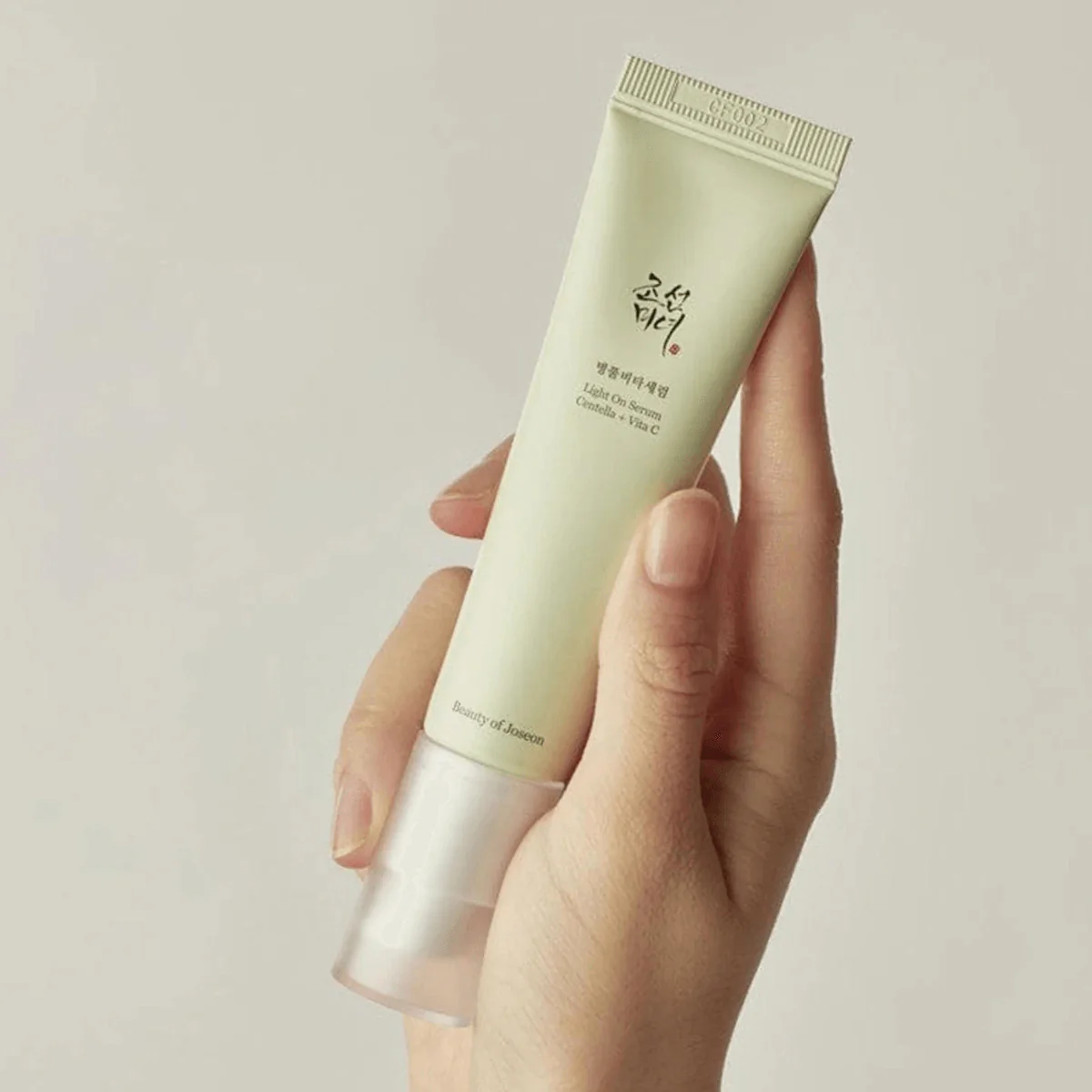 Light On Serum: Centella + Vitamin C - 30 ml - Image 4
